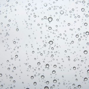 Si chaque goutte de pluie disait "Une goutte ne fait pas l'océan" Il n'y aurait aucune flaque, ni, aucune mer.
